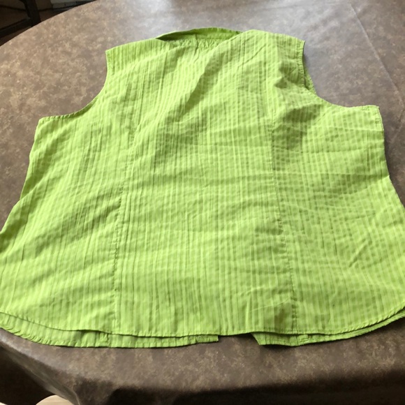 White Stag Top (#3116) - Picture 2 of 4